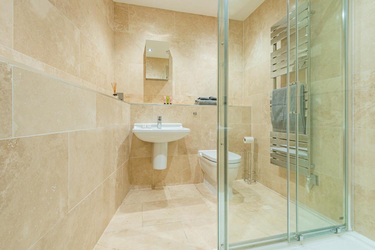 Arcore Premium Rental Shaftesbury Avenue Лондон Екстериор снимка